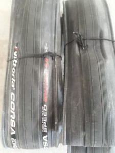 3565488-paire-de-pneus-vittoria-corsa-speed-2-0-25-mm-1691860375.jpeg (68.15 Kio) Vu 2520 fois 3565488-paire-de-pneus-vittoria-corsa-speed-2-0-25-mm-1691860375.jpeg