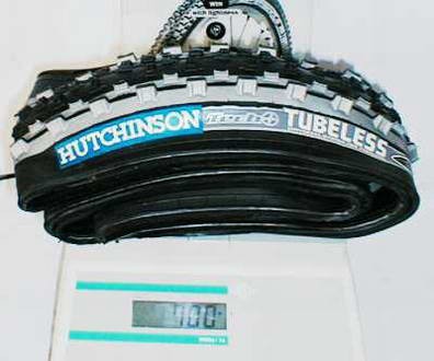 Hutchinson Mosquito 4extrusion 2002 : 700gr